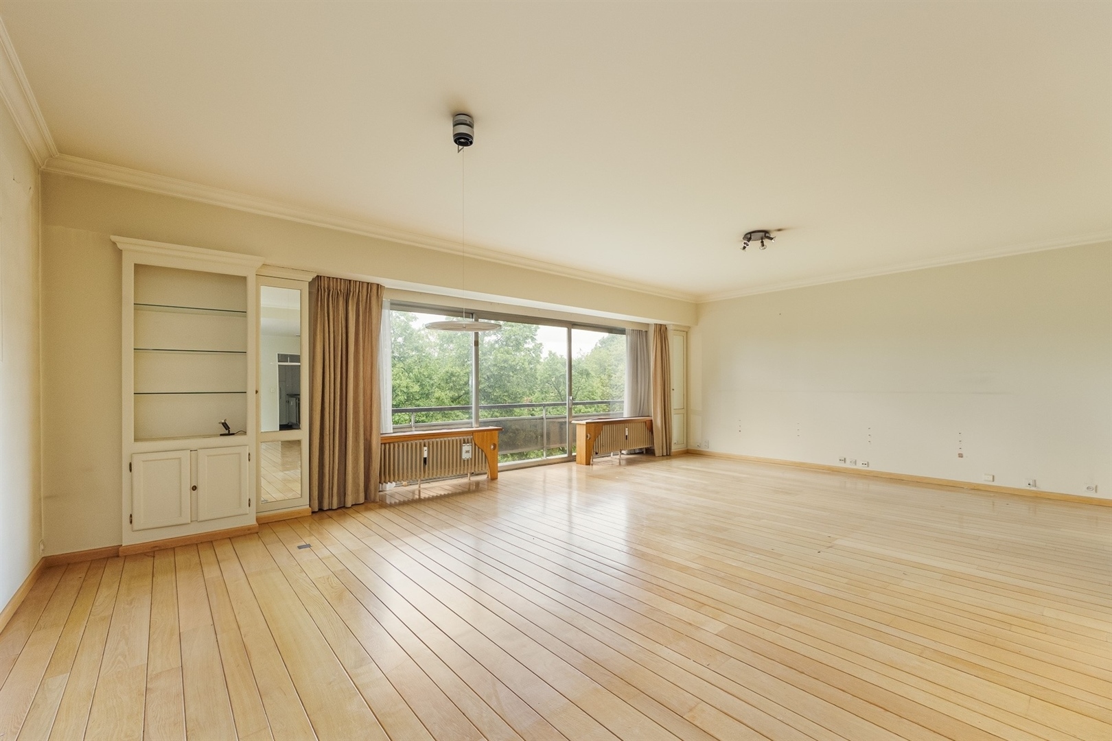 Albertpark ∣ Appartement à rénover d'environ 180 m² + 2 P - photo 5