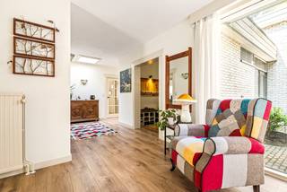 Deze charmante woning is ideaal voor mensen die op zoek zijn naar rust en ruimte en graag volledig gelijkvloers zouden willen wonen. De woning...