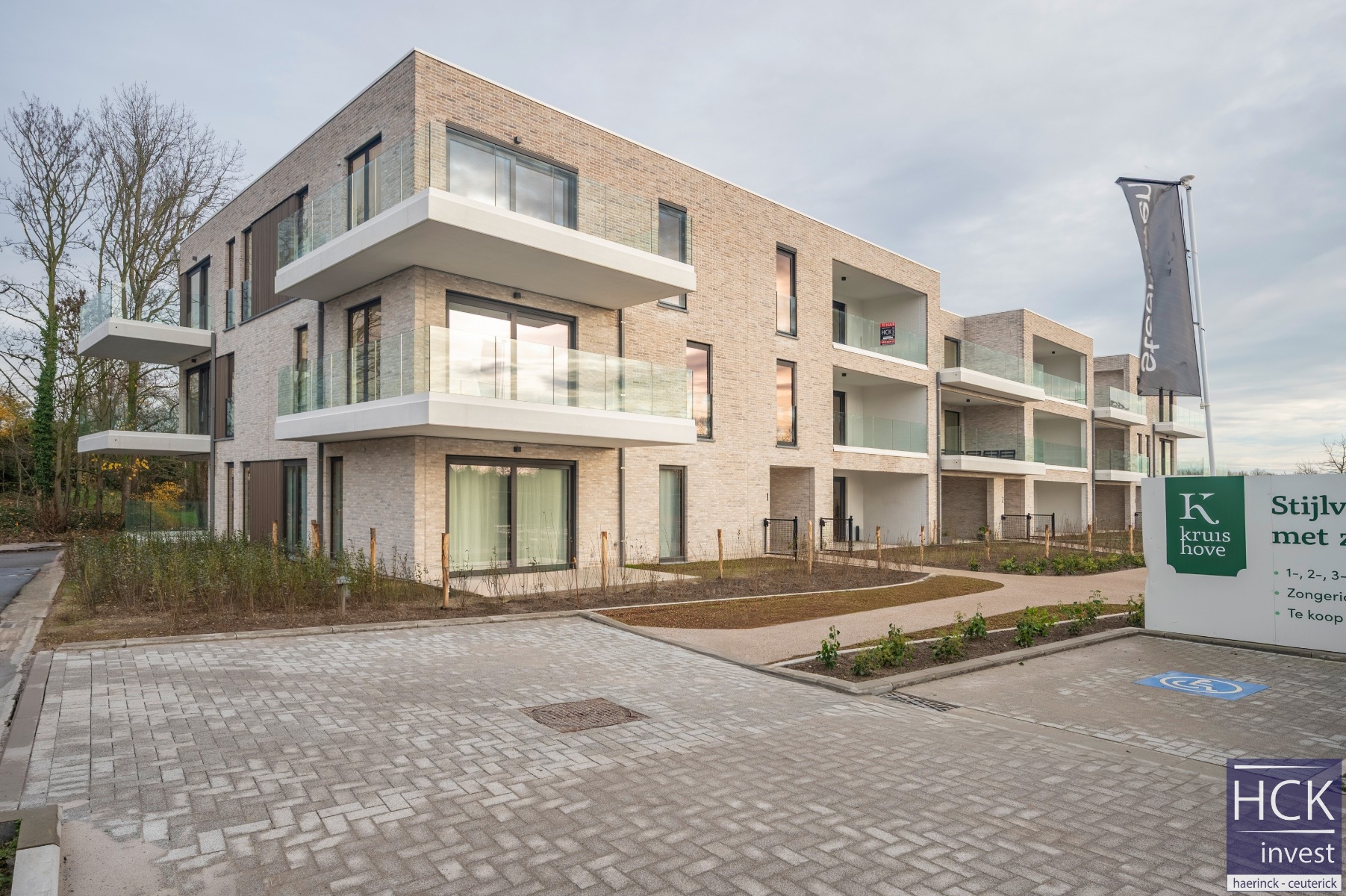 KRUISHOUTEM - Knap NIEUWBOUW APP. met 2 SLPK. en ruim zongeorienteerd terras - foto 1