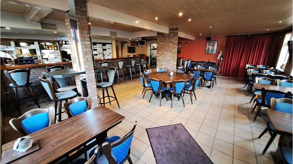 Horecapand met gelagzalen en woonst te koop in Aartrijke Zedelgem - photo 3