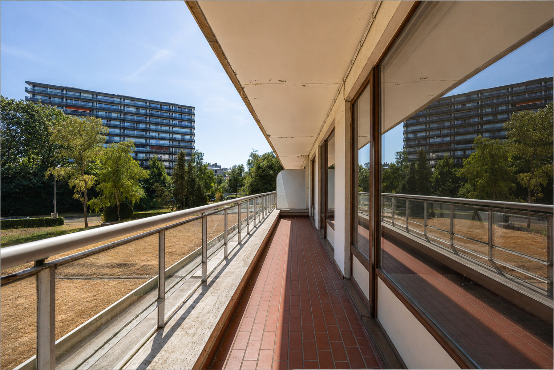 LICHTRIJK APPARTEMENT MET RUIM TERRAS EN 2 SLAAPKAMERS - foto 5