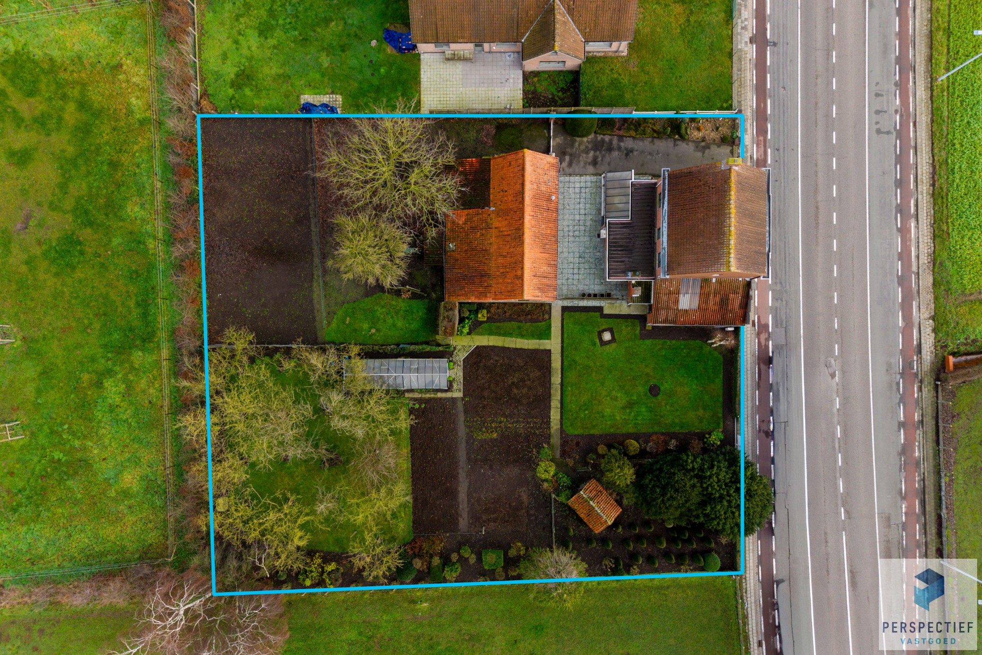 LANDELIJK GELEGEN WONING met SCHUUR  - BOOMGAARD - TUIN &amp; MOESTUIN op 2138 m² - foto 4