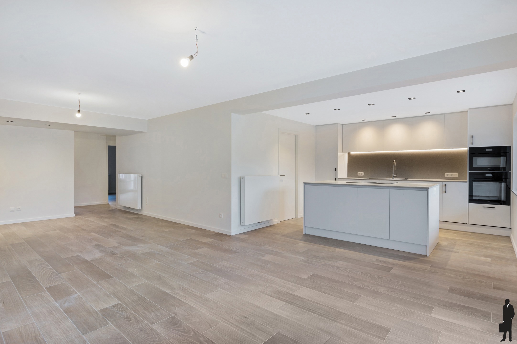 Gerenoveerd appartement met 3 slaapkamers! - foto 3