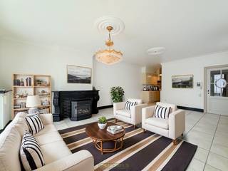 INSTAPKLARE ENERGIEZUINIGE HALFOPEN BEBOUWING met ZUIDGERICHTE TUIN, gelegen in een RUSTIGE WOONOMGEVING in het CENTRUM van Zottegem...