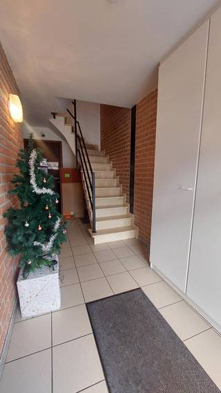 In de residentie Lindersol bevind zich dit dak appartement van 90 m² bewoonbare oppervlakteOp de 3de verdieping - geen lift aanwezig in het...