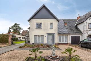 Instapklare halfopen bebouwing met 227 m² woonplezier in hartje Genk (Boxbergheide)!Ben je op zoek naar een ruime, instapklare woning op een...