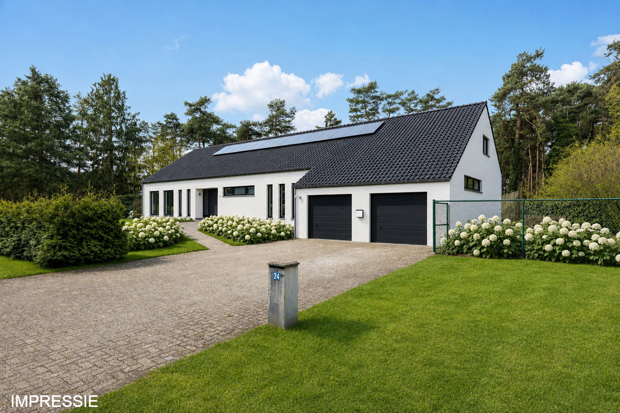 Ruime, recent gerenoveerde villa met 5 slpks op 2.430 m² - foto 1
