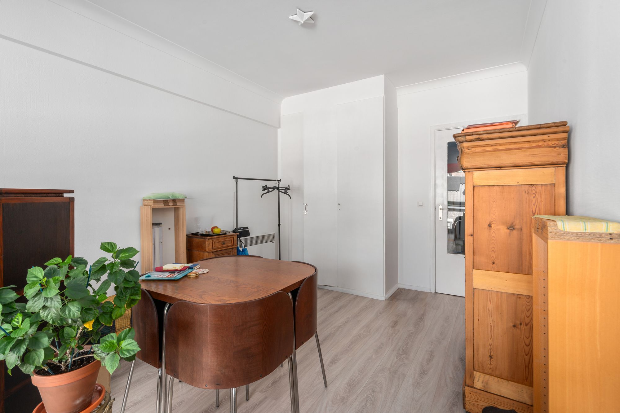Serviceflat met 1 slaapkamer te Ukkel – Uitstekende investeringskans; - foto 4