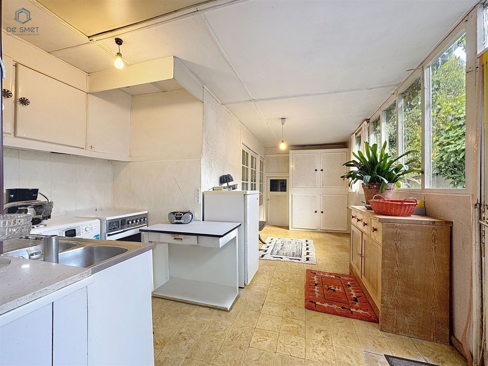 House to Renovate with Great Potential and Large Plot in Zottegem - photo 2