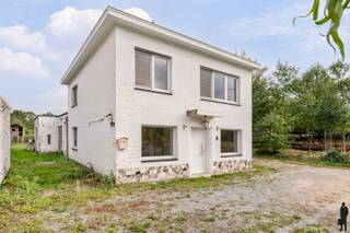 TE RENOVEREN WONING MET VEEL POTENTIEEL IN RUSTIGE BUURT TE SCHRIEK.Op een perceel van 1.175 m² vinden we deze vrijstaande woning met enorm veel...