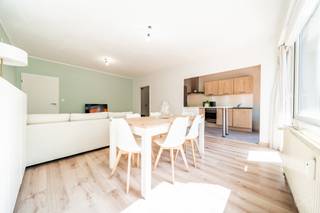 We Invest is pleased to present this superb two-bedroom flat in immaculate condition, situated in Nivelles.Located on the first floor of a...