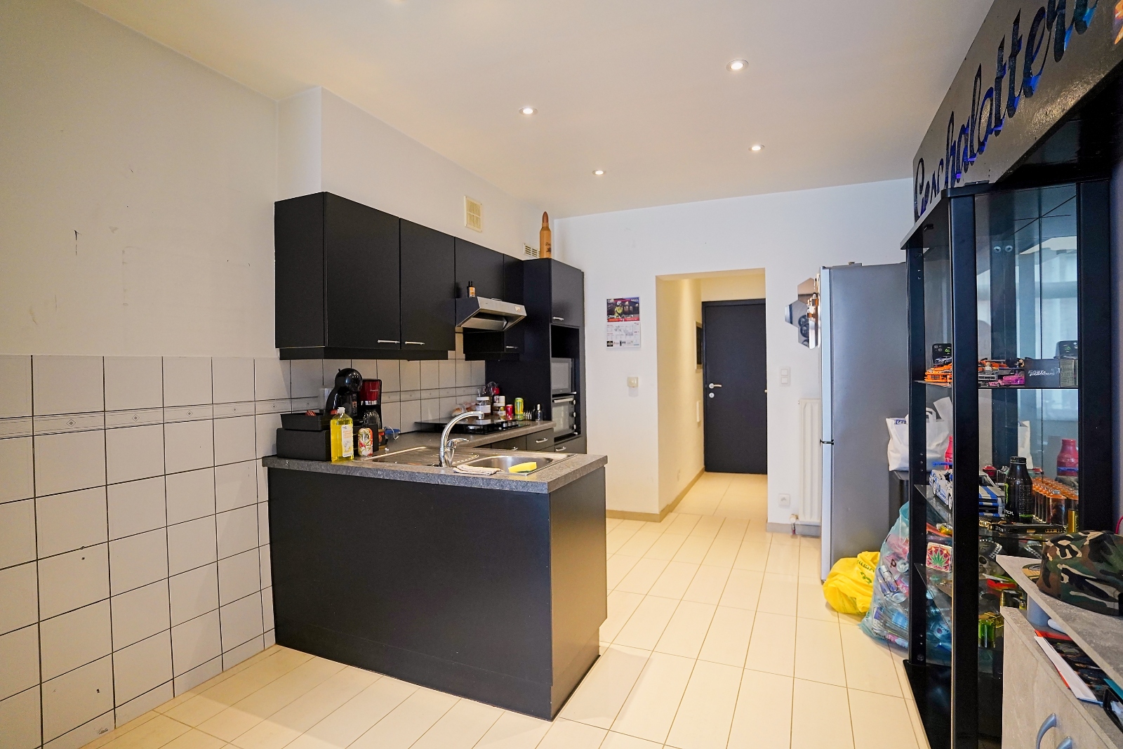 Betaalbaar gelijkvloers appartement op een toplocatie! - foto 3