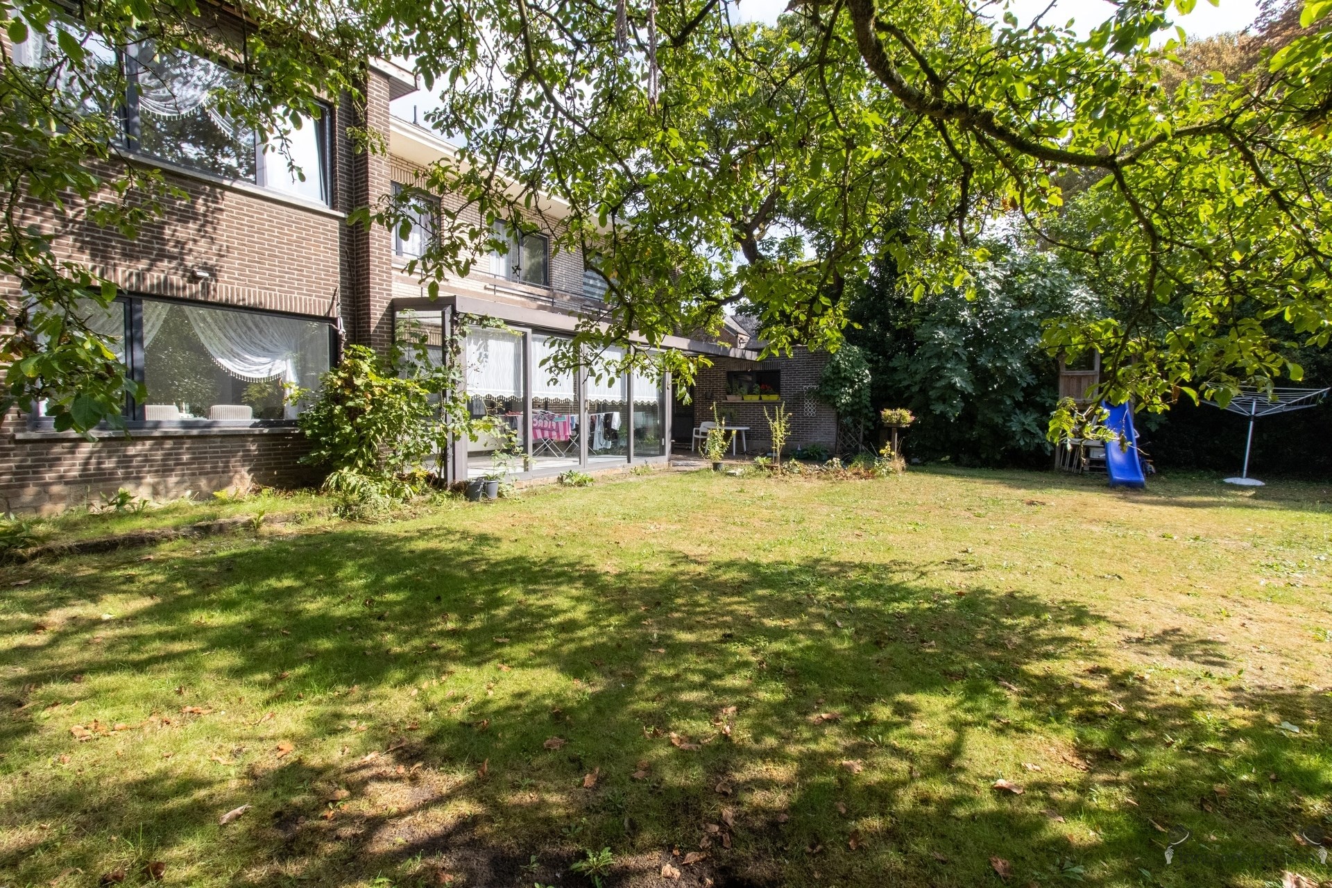 Villa met 6 slpks + mogelijkheid praktijkruimte - foto 2