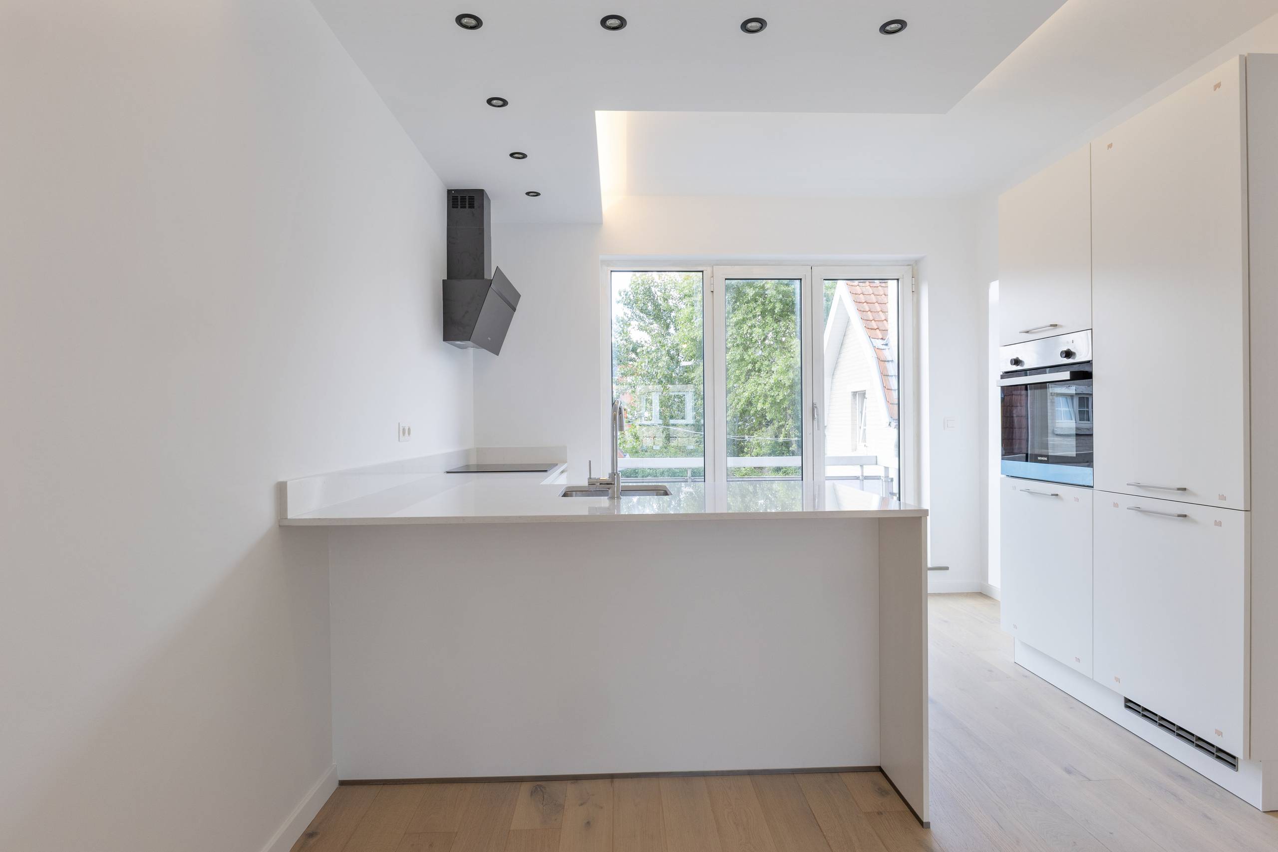 Gerenoveerd 3 slaapkamer appartement te koop in Koksijde! - foto 3