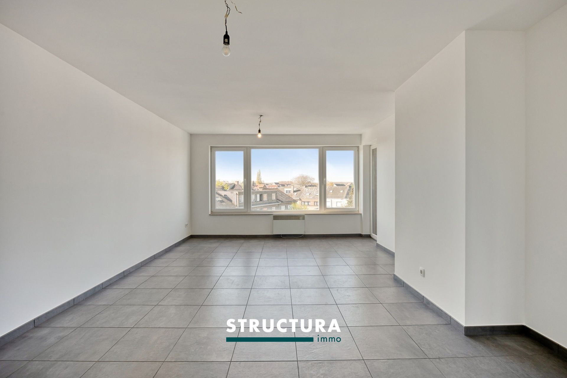 Gerenoveerd appartement op derde verdiep - foto 1