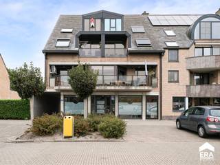 Knap gerenoveerd studio-appartement met mogelijk 2 slaapkamers. * Keuken &amp; badkamer vernieuwd.  * Vloeren vernieuwd.  * Aircosysteem (koude en...