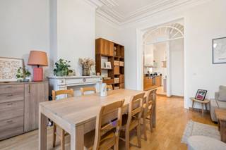 Montgomery Area – Super charming apartment on the first floor of a stylish Brussels townhouse. The apartment consists of a bright living room...