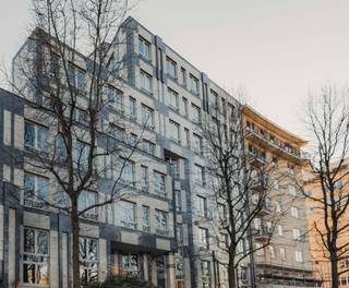 Offices to let in an iconic building in the heart of a magnificent garden, located next to Mongomery.  Close to the E411, E40 and Zaventem...