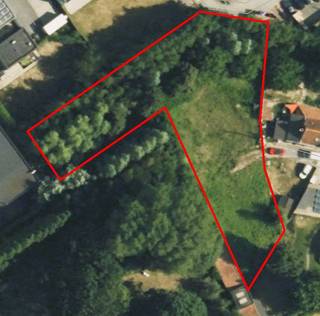Op de grens met Gullegem ligt te Bissegem een prachtig stuk grond met een perceeloppervlakte van 2325m². Een unieke kans voor iedereen die droomt...