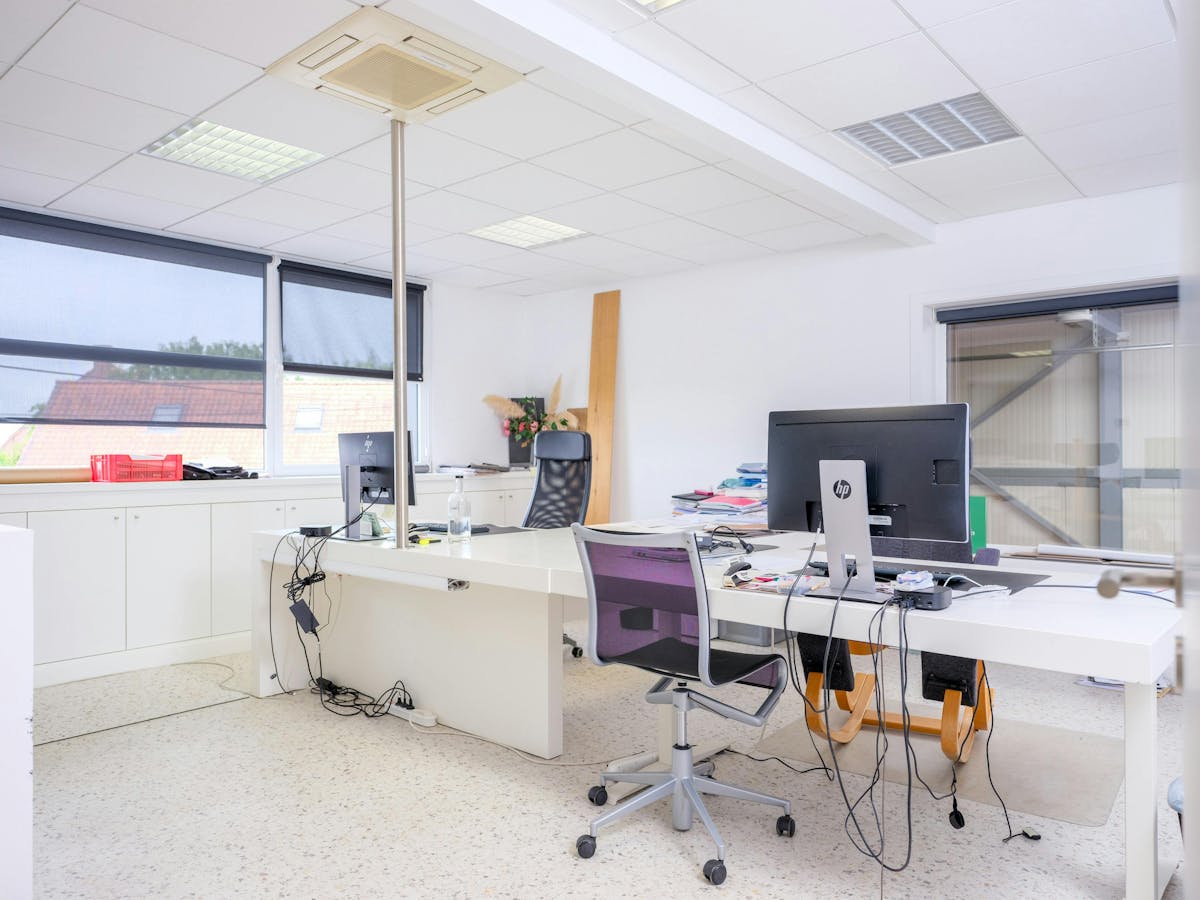 Bâtiment commercial le long du Ring/R32 à Roeselare. - photo 5