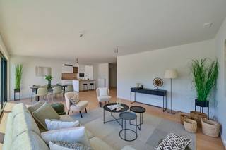 Volledig gerenoveerd appartement van 127m² op een centrale ligging in Hasselt mét zuidgericht terras. Het is gelegen op de eerste verdieping...