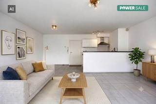 Appartement contemporain, récent et bien entretenu au 3ème étage d'un petit complexe d'appartements à proximité du centre de Boom.<br /><br />La disposition est la suivante :<br />- hall d'entrée spacieux<br />- toilettes séparées<br />- 2 chambres, dont une avec balcon<br />- salle de bain avec baignoire et paroi de douche<br />- rangement<br />- grand salon lumineux avec terrasse<br />- cuisine ouverte<br /><br />Avantages :<br />- ascenseur<br />- EPC favorable : ? ? ? kWh/m² par an<br />- possibilité de louer une place de parking à proximité<br />- frais généraux : 155 euros/mois (eau comprise)<br /><br />Situation : Cet appartement est à vendre à Boom et est situé près du centre. Les commerces et services sont accessibles à pied ainsi que les transports en commun. Par l'A12 et l'E19, vous bénéficiez également d'une connexion rapide et efficace vers Anvers, Malines, Lierre et Bruxelles.<br /><br />Cet appartement est définitivement considéré comme un immeuble de placement !<br /><br />Vous êtes intéressé par cette propriété dans le centre de Boom ? N'hésitez pas à contacter l'un des collègues de Dewaele Real Estate.<br /><br /><br /><br />Le bien est proposé selon la formule Power-sale. Le 09/09/2026 entre 10:00 et 18:00, vous pouvez visiter l'appartement sur rendez-vous et faire une offre. Le prix affiché est un prix indicatif. Pour plus d'informations, veuillez contacter le responsable du dossier.<br /><br />Registre des mesures: non<br /><br />Les images générées par l’IA sont fournies en guise d'inspiration. Elles ne tiennent pas compte des spécifications techniques, ni des renseignements urbanistiques, ni des possibilités concrètes de réalisation.
