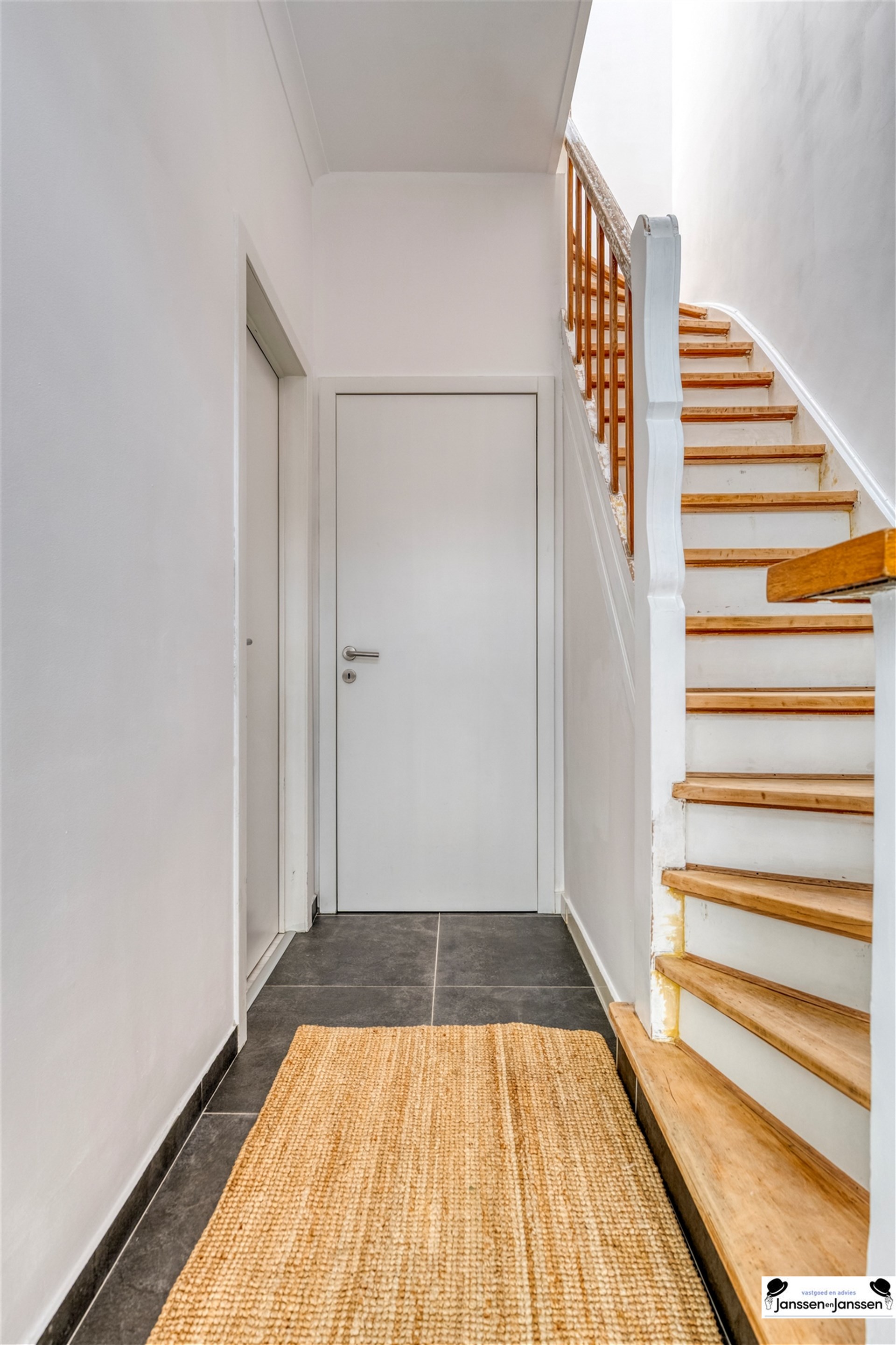 Gerenoveerde eengezinswoning met 3 slaapkamers.  - foto 4