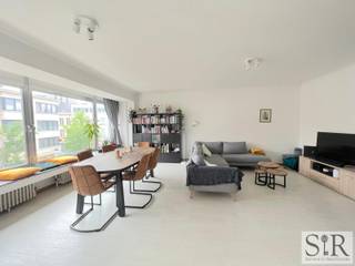 Dit appartement bevindt zich in het hart van Mechelen centrum met zicht op de prachtige Botermarkt én Sint Romboutstoren.Het appartement bevindt zich...