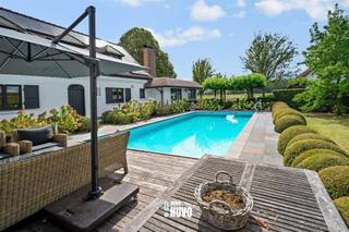 À vendre : Charmante maison rurale avec installations équestresRêvez-vous de paix, d'espace et de garder des chevaux à la maison ? Alors cette...