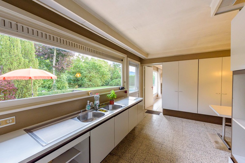 Op te frissen woning met zwembad ! - foto 4