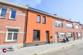Charming starter home with cozy garden in the heart of Muizen Behind this lively facade in the heart of Muizen lies a surprisingly spacious and fully...