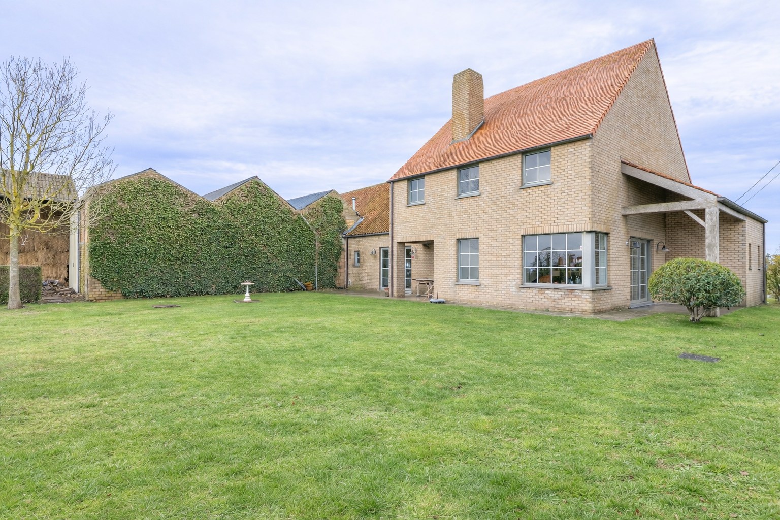 Fermette met atelierruimte/opslagruimte op prachtige locatie - foto 4