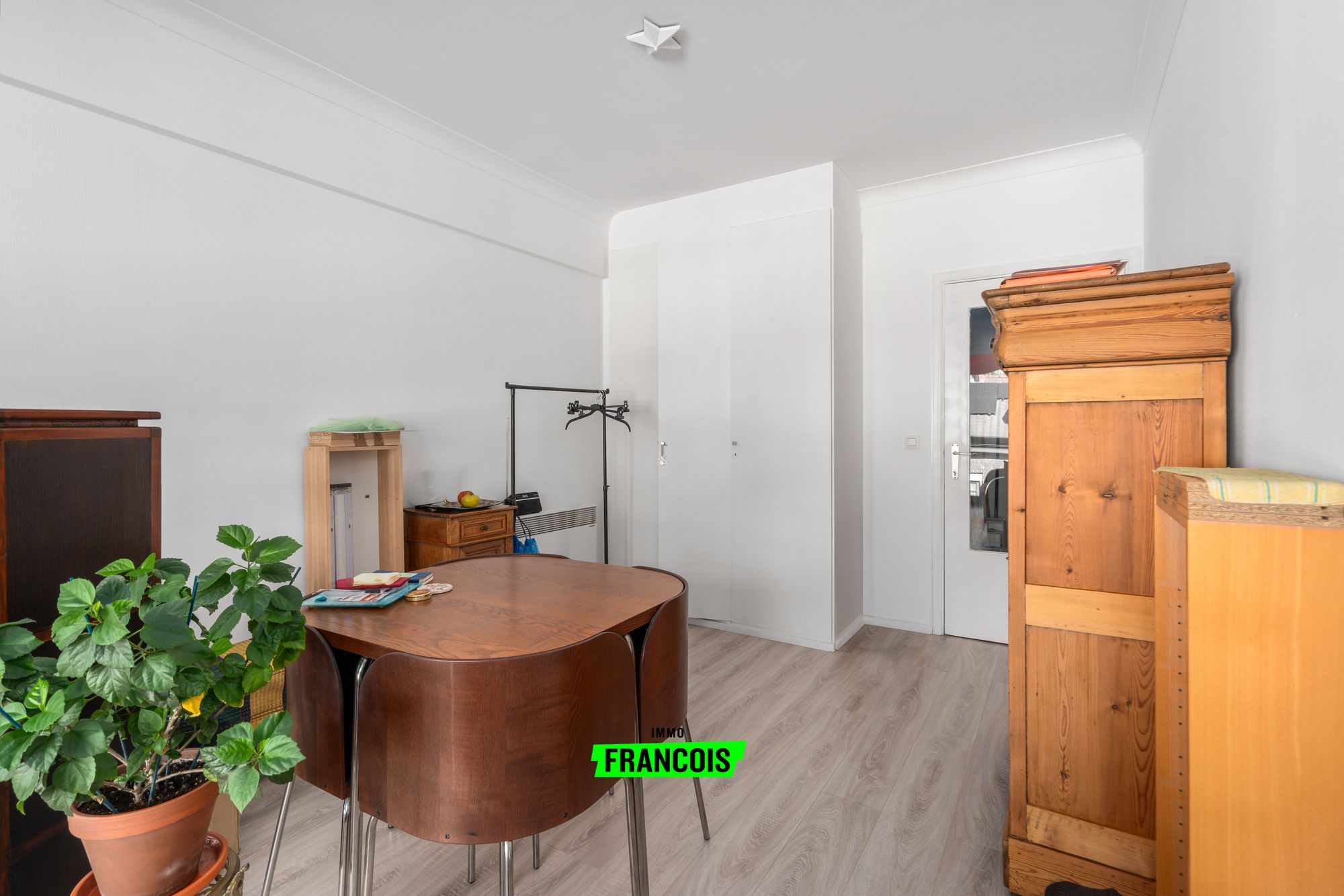 Serviceflat met 1 slaapkamer te Ukkel – Uitstekende investeringskans; - foto 4