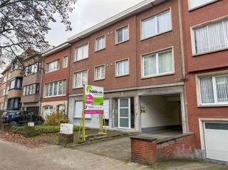 In dit verzorgde garagecomplex, ter hoogte van de Guido Gezellelaan nr 95-97, worden 26 garageboxen te koop aangeboden.Deze zijn momenteel allemaal...