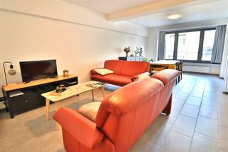 *** QUICK SALE *** BIEDEN VANAF 158.000 EUR* Totaal gerenoveerd appartement met twee slaapkamers. Nabij het groene President Rooseveltplein vinden we...