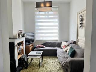 Deze rijwoning, gelegen nabij treinstation Nekkerspoel omvat een inkomhal welke uitgeeft in de living met aansluitend keuken en koer/terras.Op...