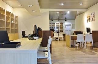 <p><span>GHENT - Vogelmarkt: Looking for a commercial ground floor </span><span>for rent in the heart of Ghent?</span><span> Then this property may be for you.</span></p><p><span> </span></p><p><span>The main assets in a nutshell:</span></p><ul><li><span>Exclusive location on Kouter Ghent</span></li><li><span>Located in the commercial part of the center </span></li><li><span>Parking at walking distance</span></li><li><span>Facade width of approximately 7.5 m for good visibility</span></li></ul><p><span> </span></p><p><span>Layout:</span></p><p><span>The commercial space is located on the ground floor and is directly accessible from the street. The first part consists of an office space (approx. 55m²) and a separate storage space (approx. 25m²). This part has large windows that provide the rooms with lots of light and also ensure good visibility from the street  . The second part consists of a partially equipped kitchen and separate toilet. This exceptional property offers your business the opportunity to establish itself very centrally on one of the most exclusive squares in Ghent. Unique opportunity!</span></p><p><span> </span></p><p><span>Immediately available.</span></p><p><span>Rent: € 3250 + monthly provision: € 150 (private consumption heating). Electricity and water to be paid separately. </span></p><p><span> </span></p><p><span>Contact Axel Lenaerts estate agents for more info or a visit.</span></p>