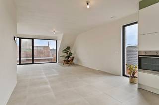 Ontdek dit prachtig nieuwbouwappartement gelegen aan de Grote Veldstraat 31 te Staden. Dit moderne appartement combineert comfort,...