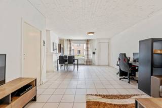 Op te frissen HOB (133m2) met 3 slaapkamers op een perceel van 311m² nabij de winkelboulevard B-Mine. De locatie van de woning is gunstig, Deze...
