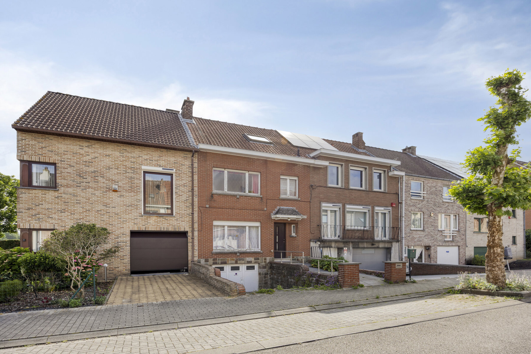 House for sale in Sint-Pieters-Leeuw with 4 bedrooms - photo 2