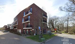 Lily Boeykensstraat 2: Veilige ondergrondse staanplaats. €85 Onmiddellijk beschikbaar...