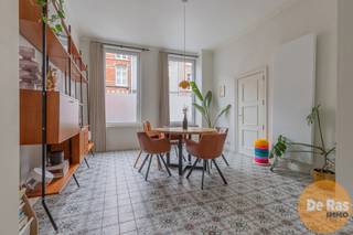 EERSTE BEZOEKDAG ZATERDAG 23 MEI VAN 10u TOT 13u (Enkel op afspraak !)AALST - Centraal gelegen, ruime stadswoning met tuinDeze charmante, stijlvolle...