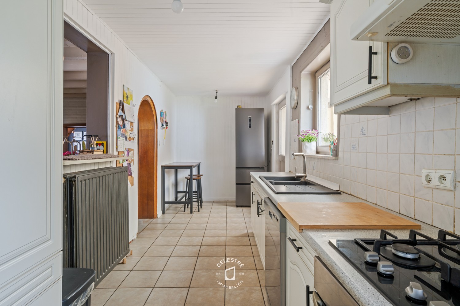 Veelzijdige woning met 3 slaapkamers, ruime bijgebouwen en werkplaats te Okegem - foto 5