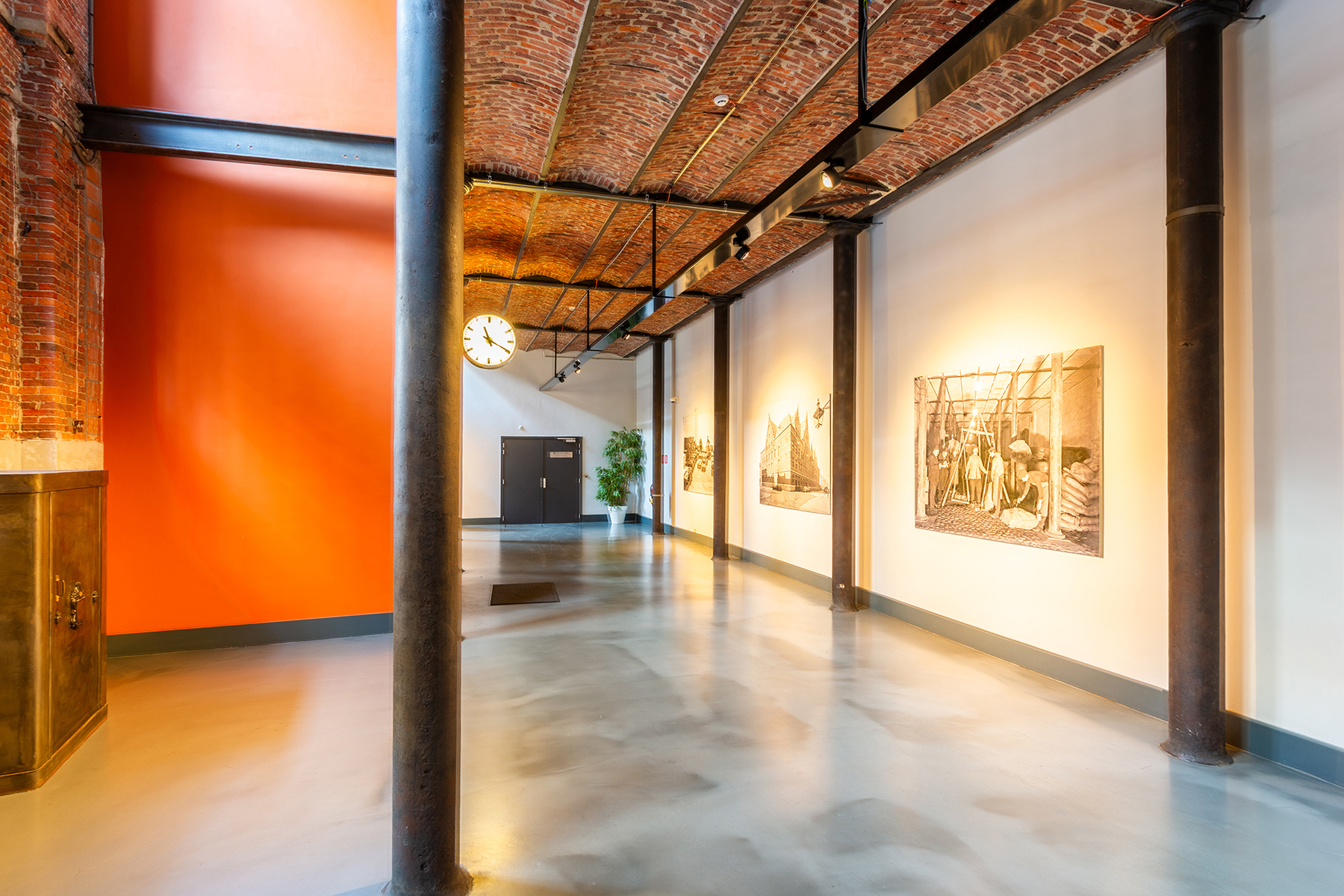 Commercial for rent in Antwerp - photo 2