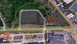 Tijdelijke verhuur van commerciële ruimte / opslagplaats op TOP ligging.3250 m2 en 900 m2 zijn beschikbaar op gelijkvloers.Huurprijs:3250 m2: 10.000...