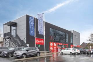 Deze ruime en moderne kantoorruimte van ca. 320 m² is gelegen op een uiterst commerciële locatie in Diepenbeek, boven het winkelcentrum...