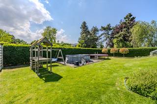 Magnifique maison à vendre avec jardin orienté au sud et entrepôt spacieux située dans la charmante ville d'Oudenburg, où règne un équilibre...
