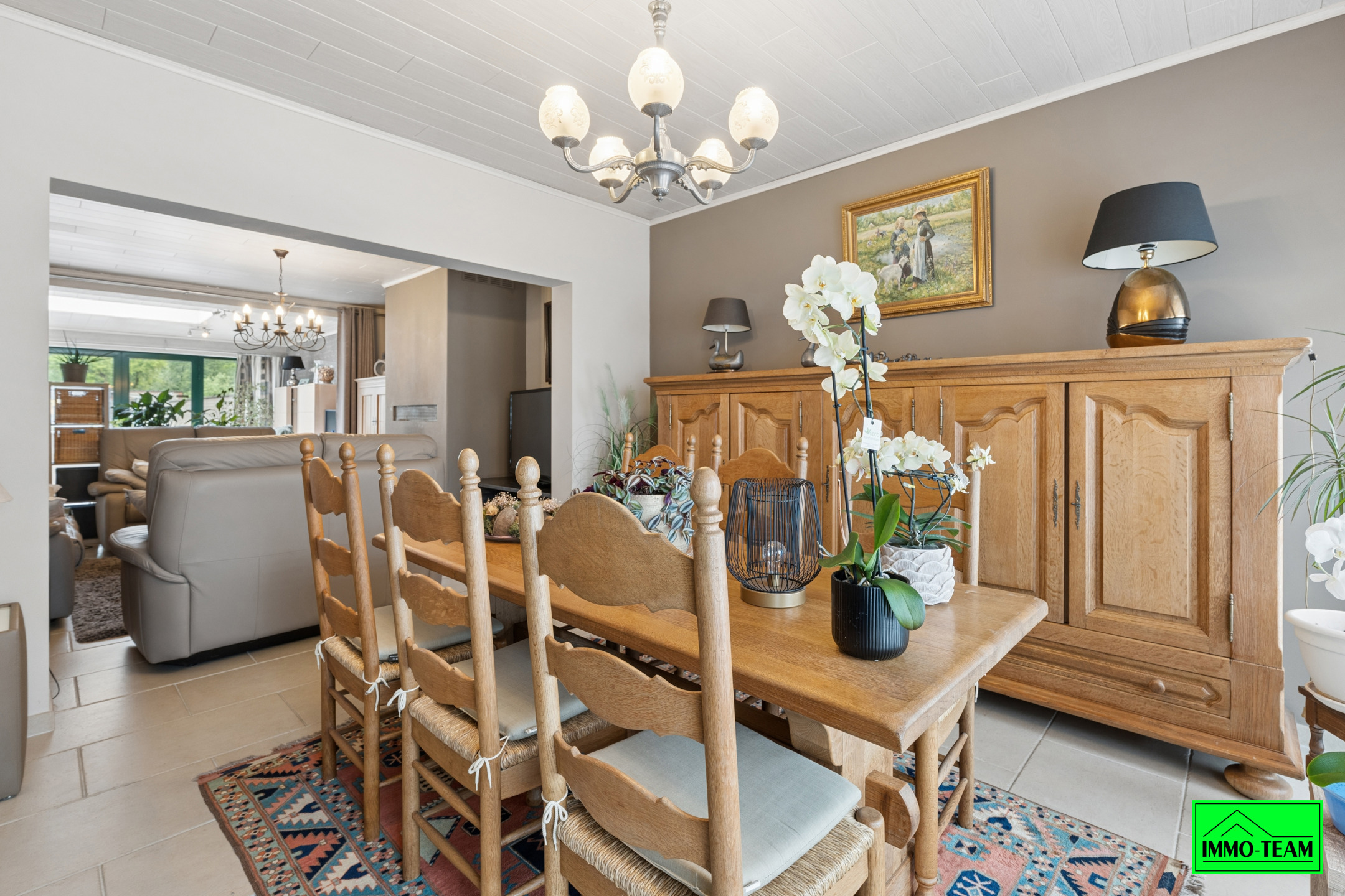 Volledig gerenoveerde en instapklare 2-gevelwoning  - foto 3