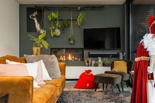 UNIEKE WOONST MET KARAKTER, FLEXIBILITEIT EN GROEN OASELaat je verrassen door deze uitzonderlijke woning die niet alleen charme en comfort...