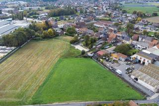 Spécifications de la parcelle*Lieu : Molenaarstraat, Wingene (zone industrielle)*Surface : environ 4 047 m²* Destination : zone industrielle...